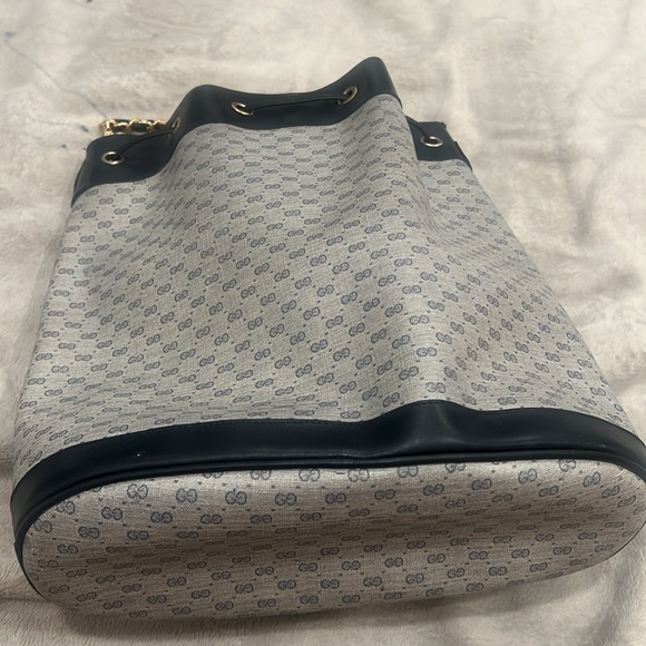 Vintage Gucci bucket - Picture 2 of 6